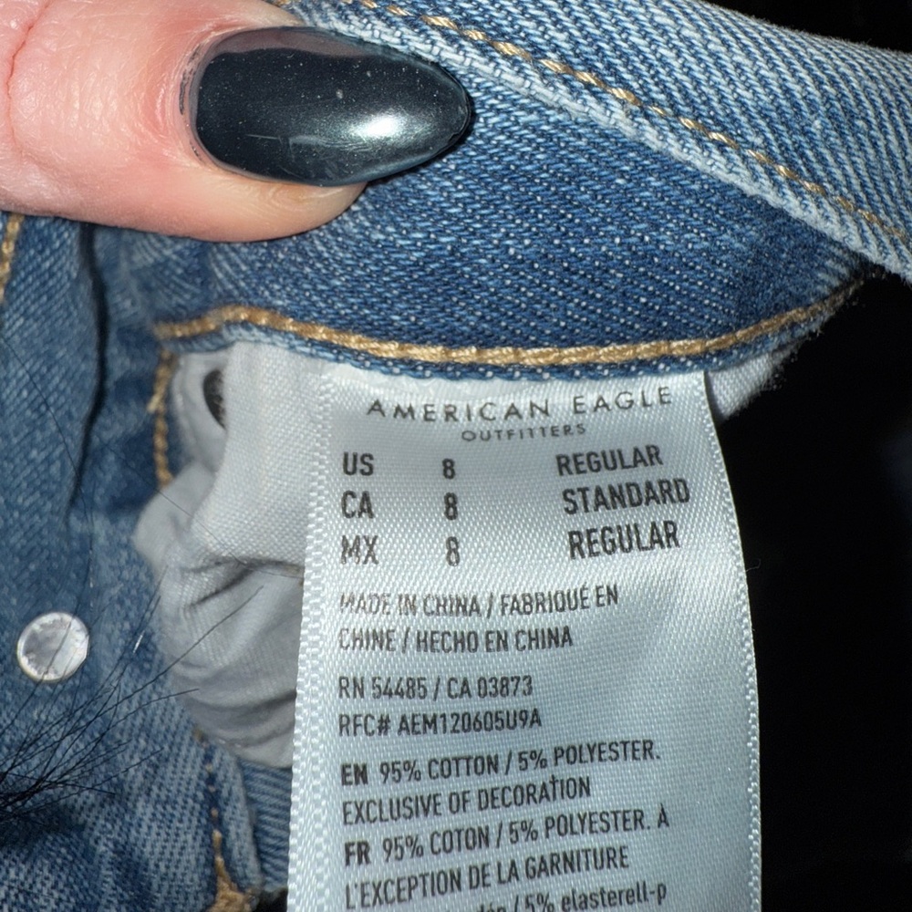 American Eagle Distressed mom jeans - Picture 7 of 7